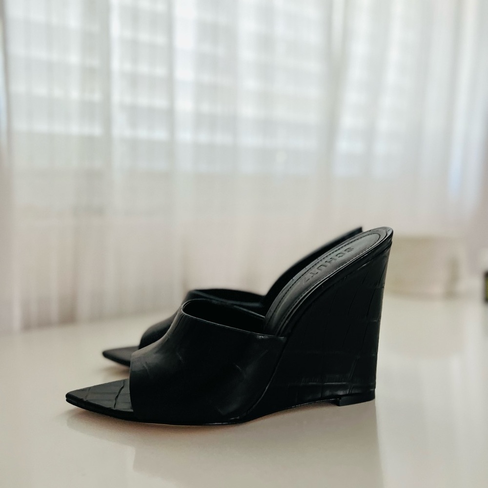 Schutz Sandal